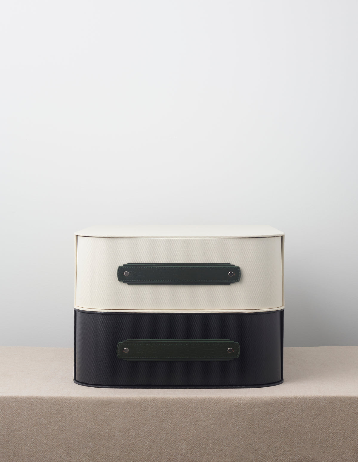 Khaki leather handle from Sagitine, featuring a sleek design ideal for bags and furniture pulls.