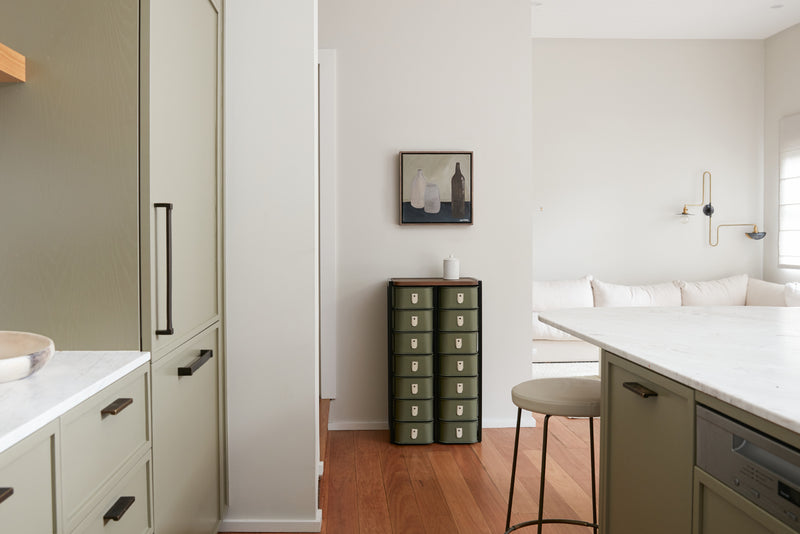 Olive 14 box stand by SAGITINE with black frame and cream handles